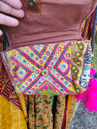 Image 5 of Nula bag - yellow detail