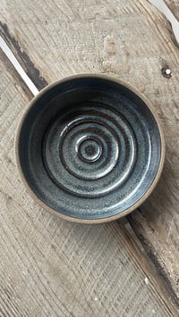 Image 5 of Sæbeskåle i mørkt ler