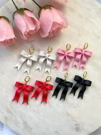 Image 1 of Large Bows