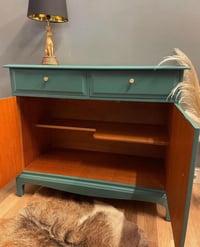 Image 2 of Stag mahogany drinks sideboard/cupboard