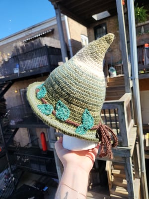 summer vines witch hat