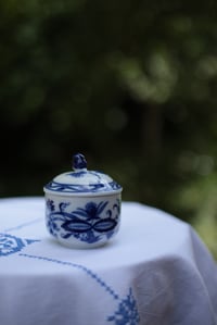 Image 1 of Zuckerdose, Zwiebelmuster