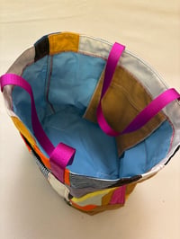 Image 4 of B100