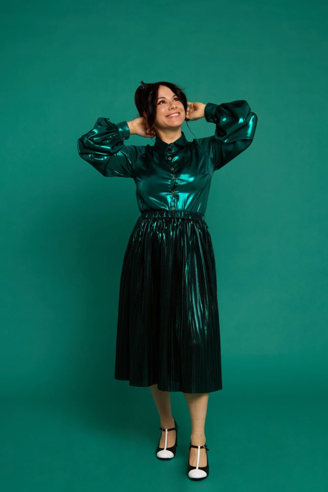 Image of Falda Barbara King