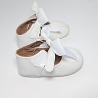 Image 3 of Elegant White Patten Leather Baby Shoes with Bow