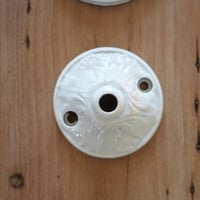 Image 5 of Rosace ancienne en porcelaine