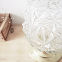 Image 4 of Lampe à poser verre ciselé « pointes de diamant »