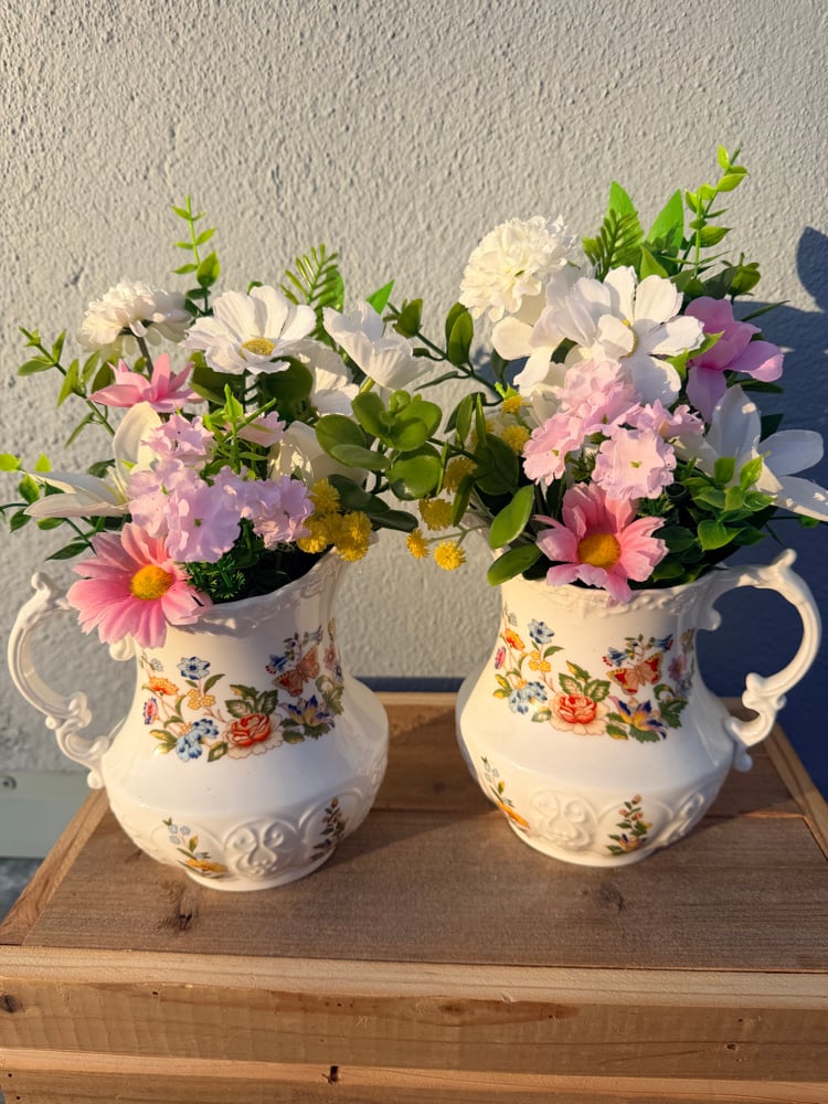 Image of Pair of Aynsley Jugs 