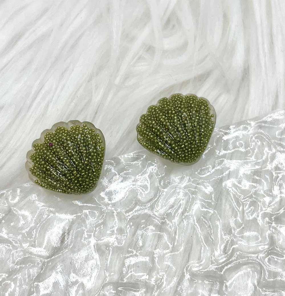 Image of SEASHELL GREEN BEAD STUDS 