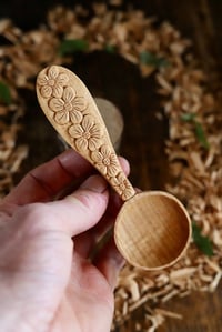 Image 3 of Primrose Flower Scoop