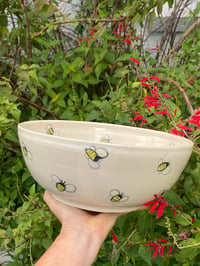 Image 5 of Large Bee Decorated Bowl
