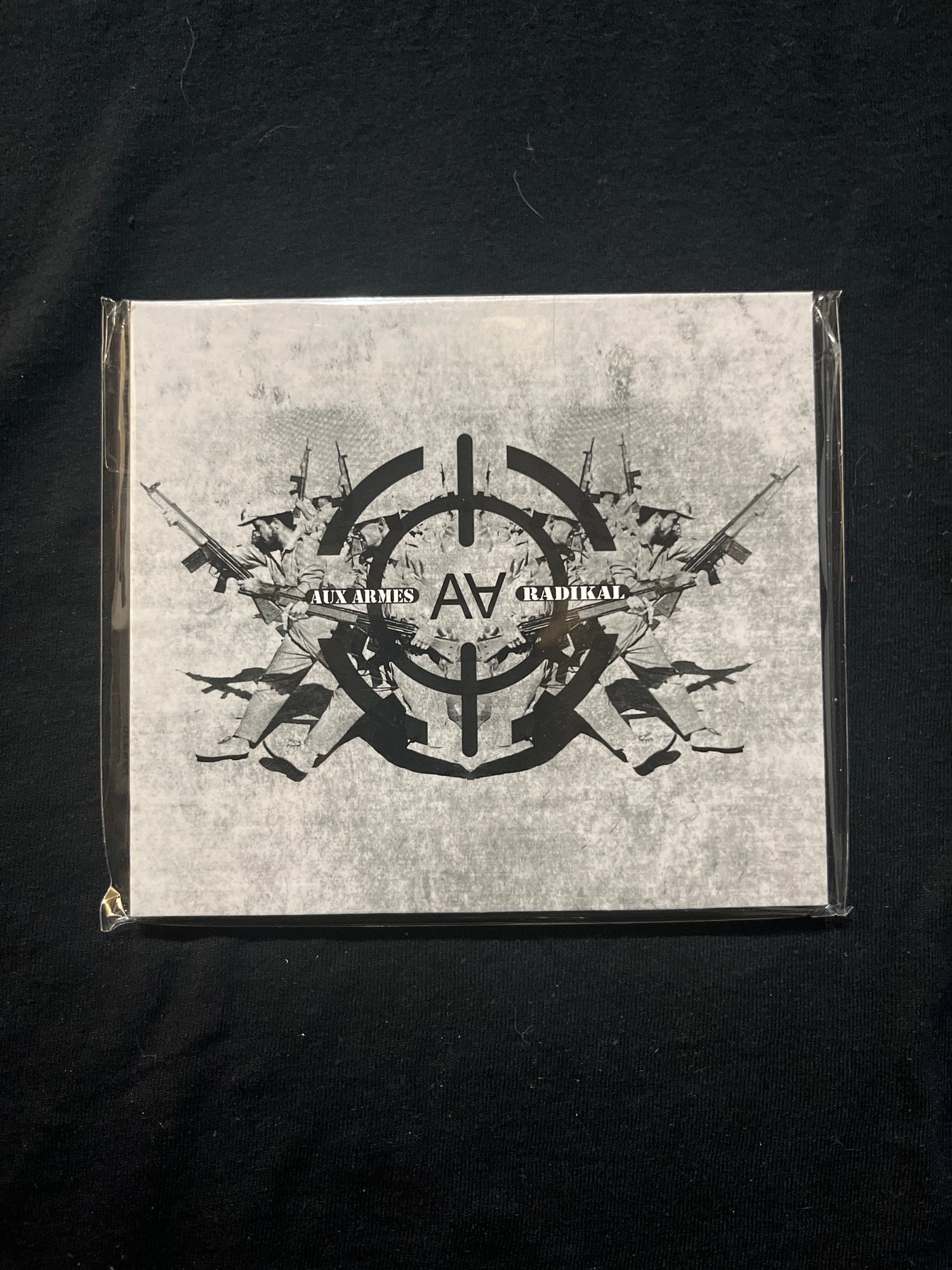 Aux Armes - Radikal CD (Old Captain)