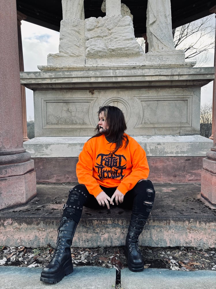 Image of 𝔅𝔞𝔯𝔟𝔢𝔡 𝔚𝔦𝔯𝔢 𝔖𝔦𝔢𝔤𝔢 (Sweater)