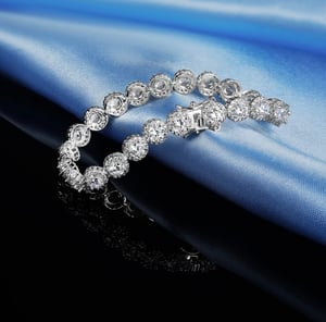 Tennis bracelet 