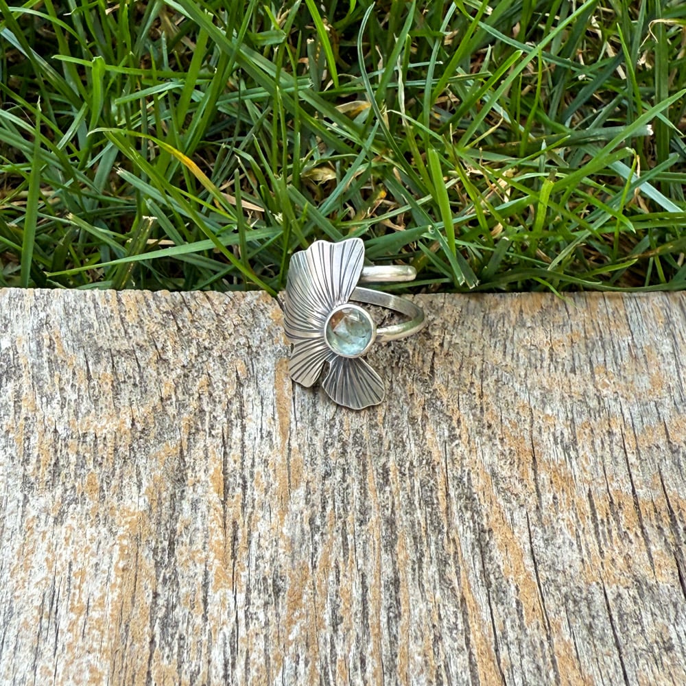 Image of Classic Ginkgo Leaf Wrap Around Ring (No. 1)