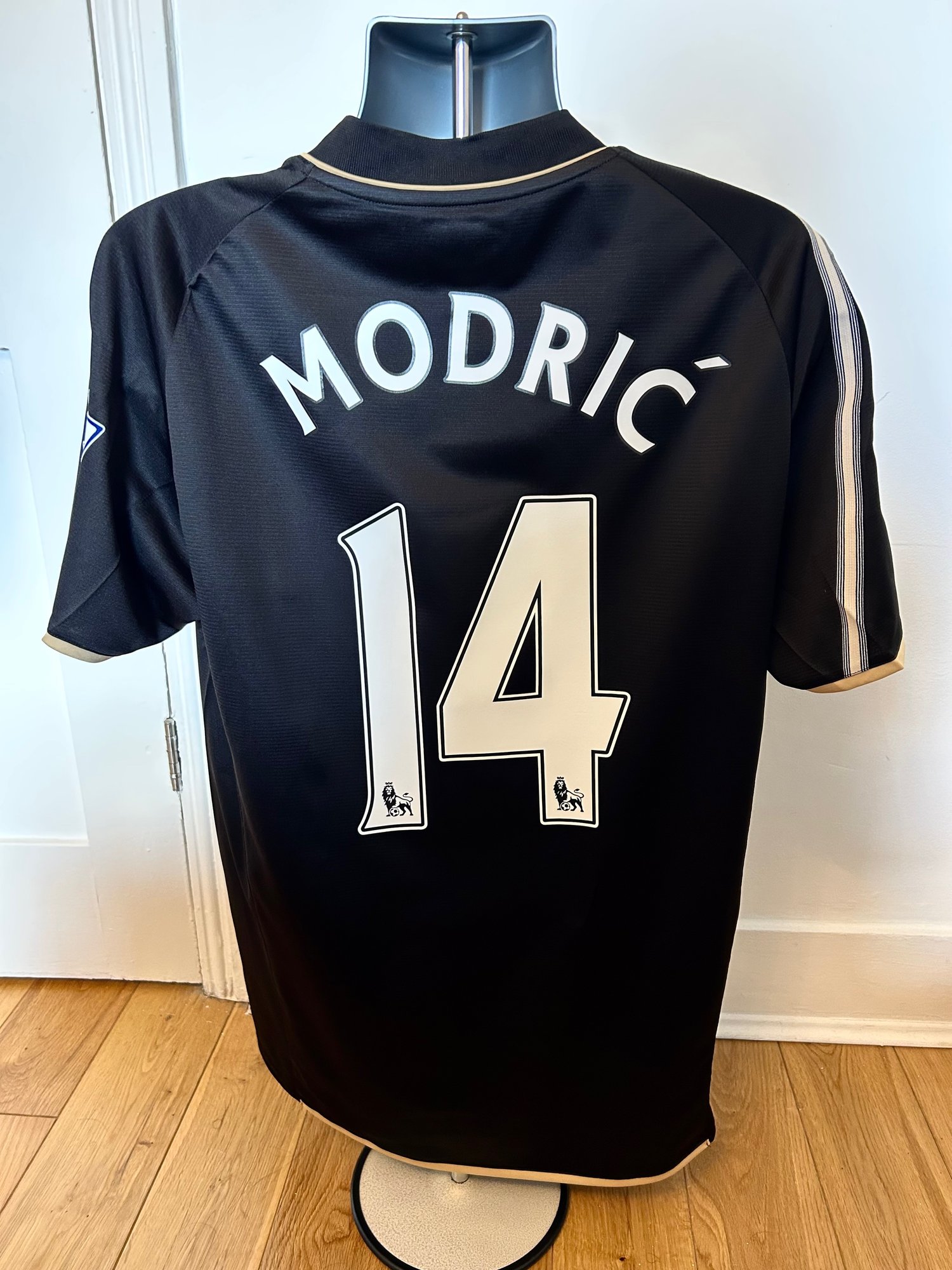 Image of Tottenham Hotspur “MODRIC 14” 2008/09 Third Shirt + PL patches (L)