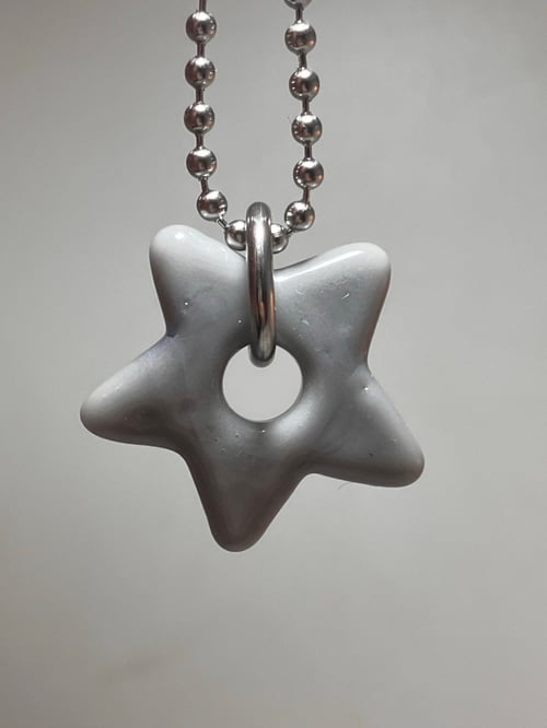 Image of mini light grey star 