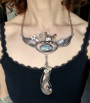 Cozy house necklace 