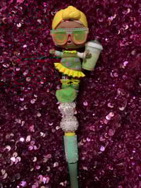 Image 2 of Classy Dolls Pen