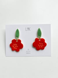 LMK x MINI LABO Paire de boucles d’oreilles céramique LILY LEAF orange sanguine 