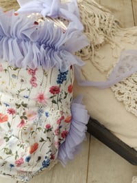 Image 3 of Sitter photo prop | bodysuit for photoshoot | Marella | age 9-12 months | lila flowers