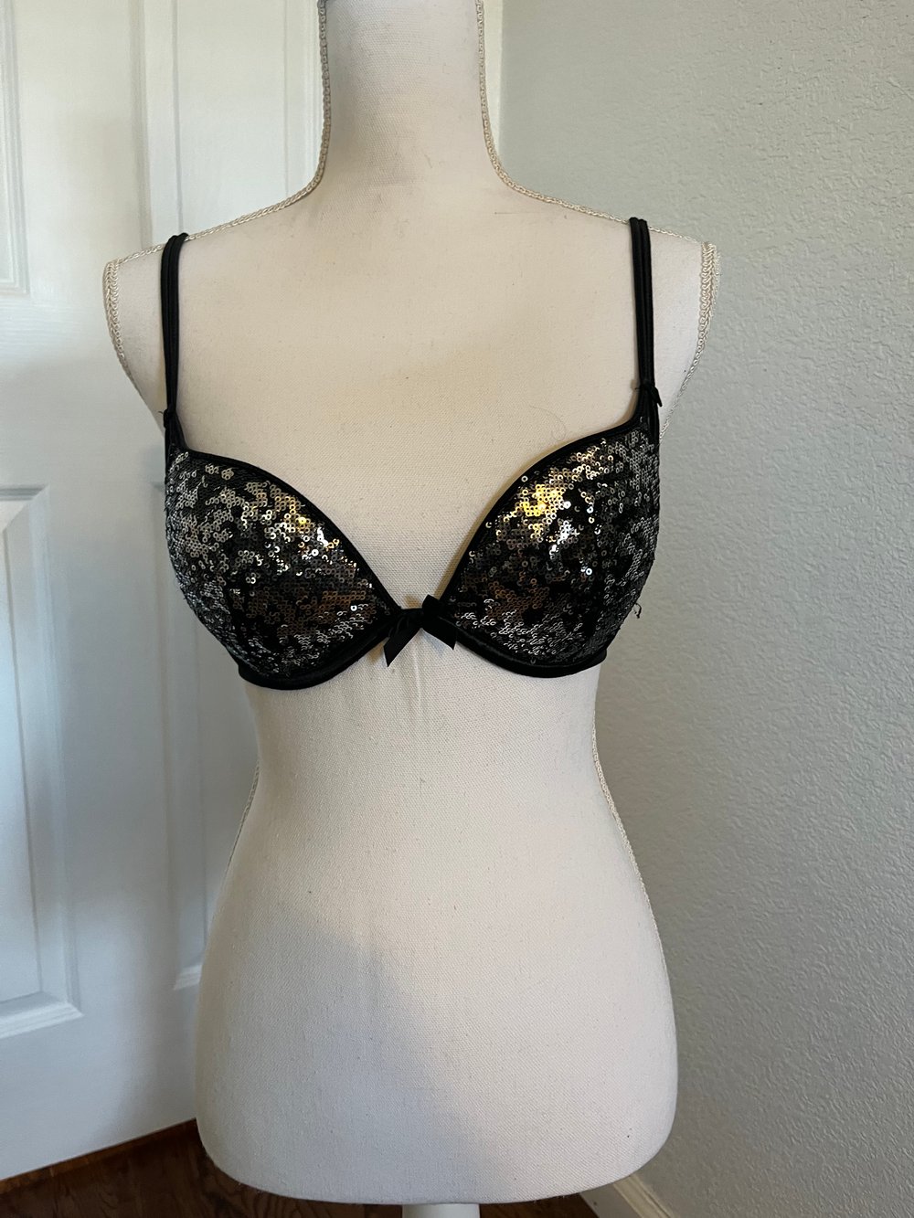 Black and silver sequin bra Victoria secret 32D