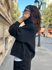 Image 2 of Sudadera oversize Cisne NEGRA