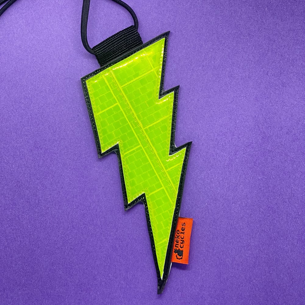 LIGHTNING BOLT REFLECTOR