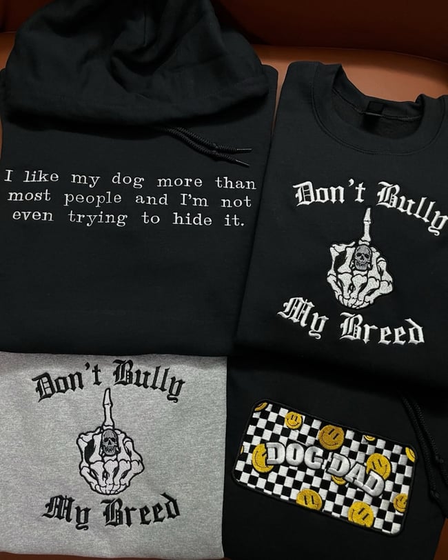 SMILEY DOG MOM/DOG DAD 