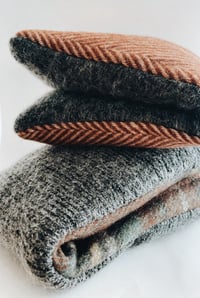 Image 4 of rust & charcoal heat pack