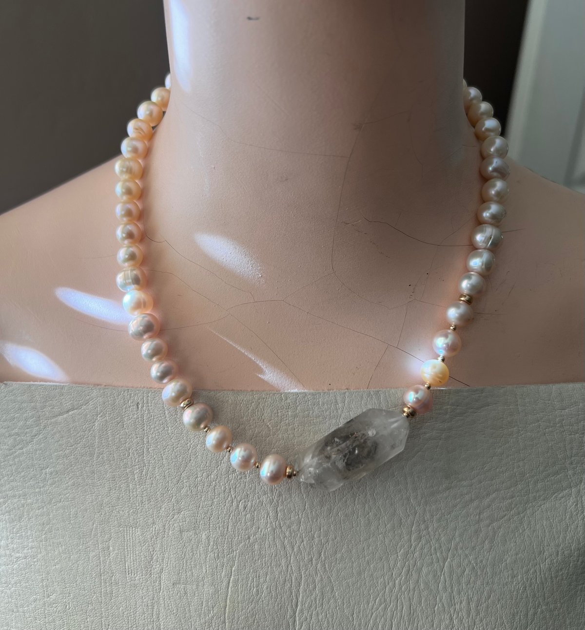 *new* HORIZONS-lg pearl + clear/gray quartz