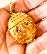 15k GOLD LOCKET