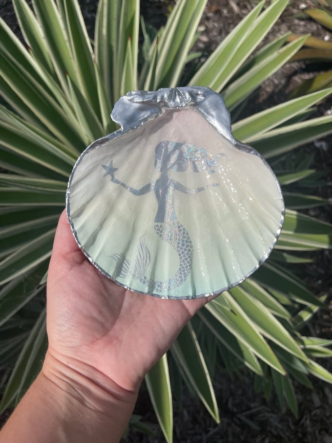 Image of Mermaid Kisses - Large Trinket Shell