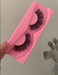 Minks lash 