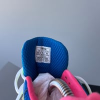 Image 5 of size: us8.5 uk6.5 eu40 cm25.5