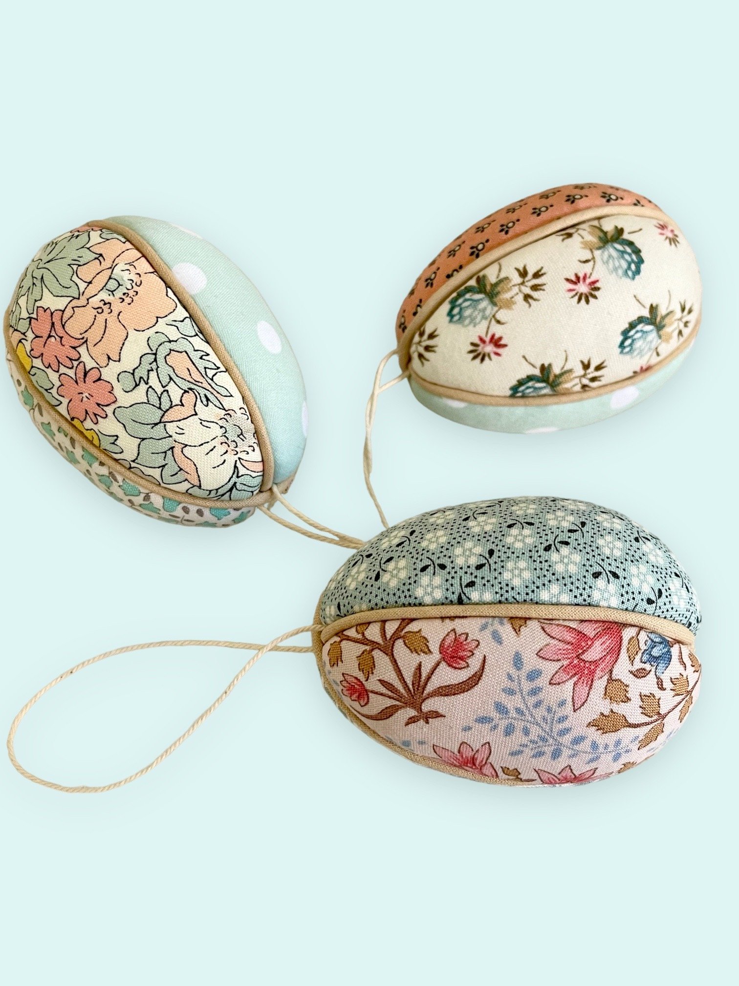 Image of Påskeæg m. snor - mint/peach/beige