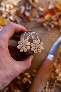Image 5 of Daisy Flower Earrings 