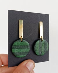 Image 1 of Boucles d'oreilles "Juliette" en cuir upcyclé