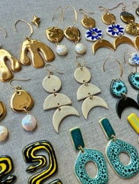 Image 8 of LA LUNE DROP EARRINGS - CREMA