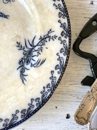 Image 6 of Assiette sur pied - fleurs de champs