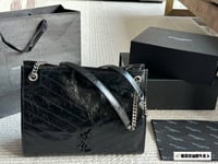 Image 8 of Y large bags (click to browse )