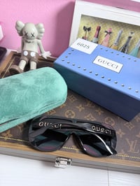Image 2 of Gucci sunnies (6025)