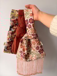 Image 4 of Floral & salmon knot purse | reversible 