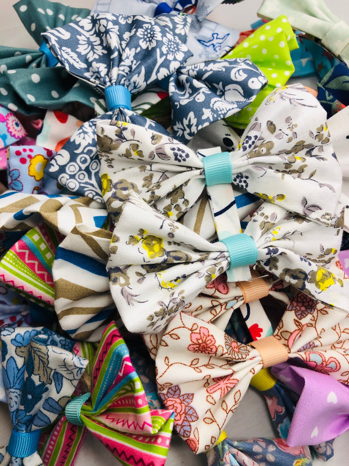 Image of 5pairs Random Alligator clip/ Fabric Bow for Baby/ Headband Bow/ Hair Bow Clip/ Hair Bow/ Floral Bow