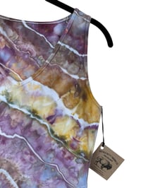 Image 4 of M Crop Fitted V Tank in Earthy Geode Ice Dye