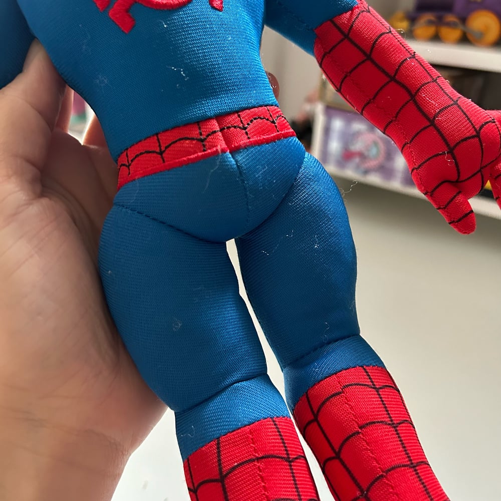 Image of PELUCHE DISNEY SPIDER-MAN