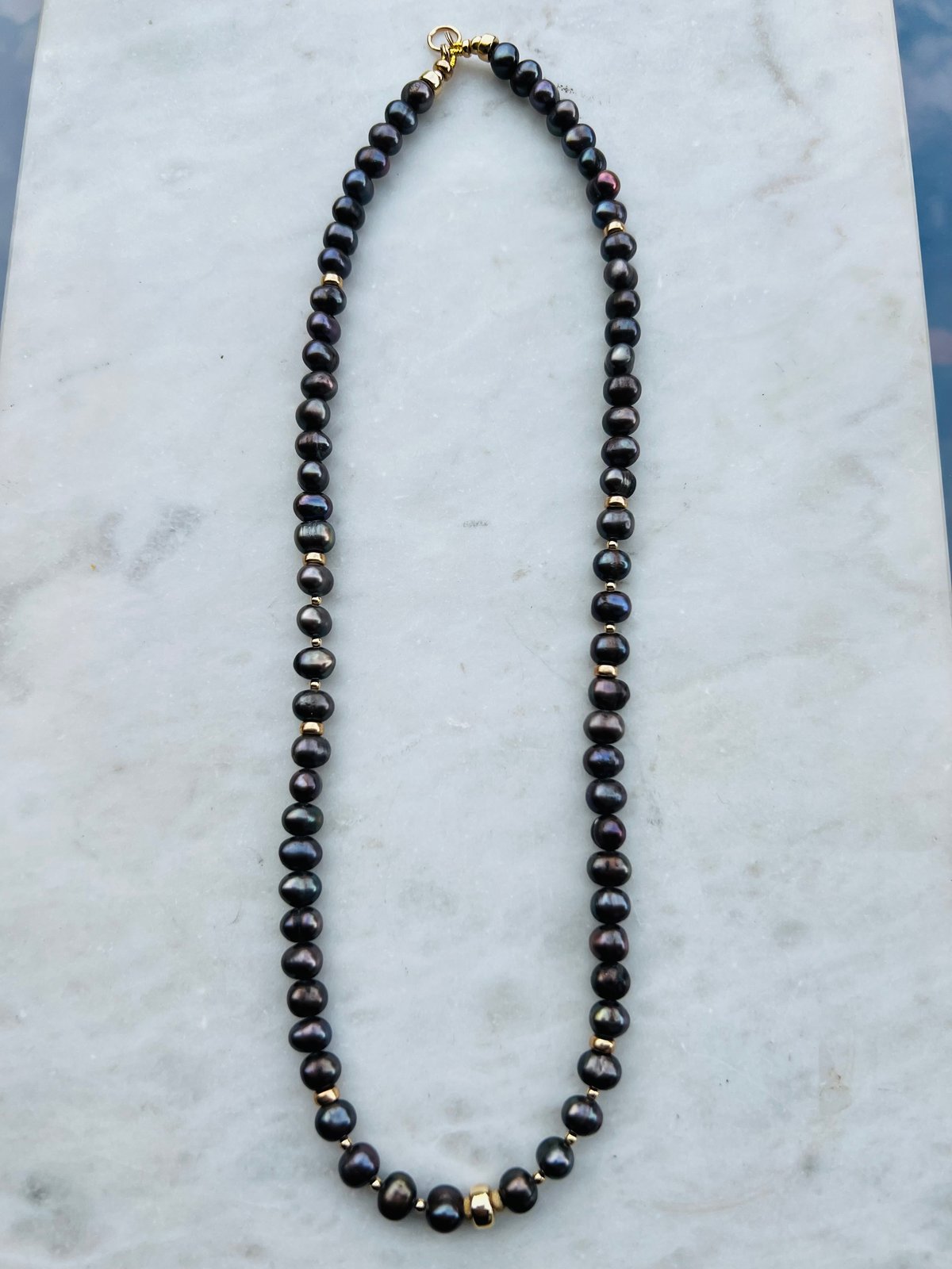 CLASSIC STRAND -eggplant pearls