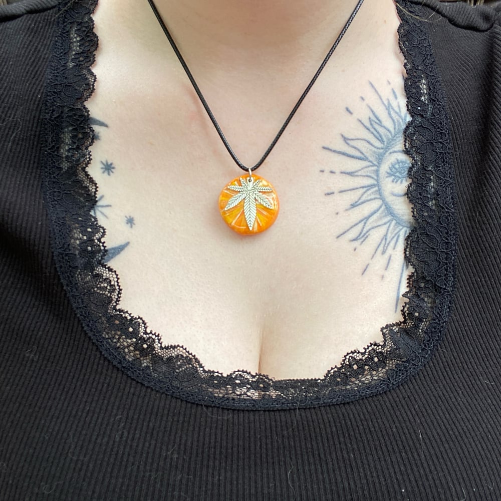 Image of orange weed necklace 