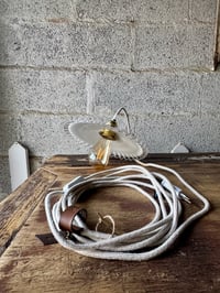 Image 2 of La baladeuses à la jolie opaline blanche dentelée ✨ 