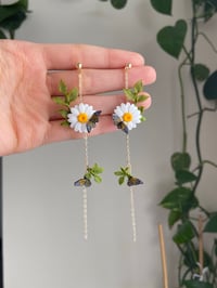 Daisy Dangles 💛